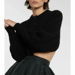 Alexander McQueen Cropped Wool Cardigan 6 Alexander McQueen Cropped Wool Cardigan -Alexander McQueen Sales Store unnamed file 1260