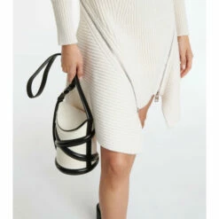 Alexander McQueen Wool And Cashmere Minidress 7 Alexander McQueen Wool And Cashmere Minidress -Alexander McQueen Sales Store unnamed file 1703