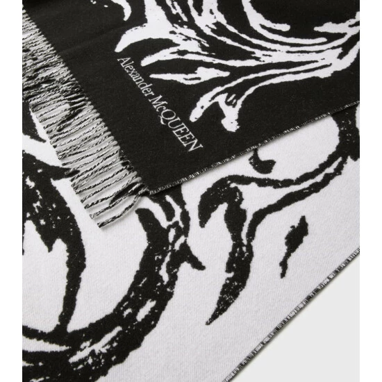 Alexander McQueen Jacquard Wool Blanket 2 Alexander McQueen Jacquard Wool Blanket - Image 2