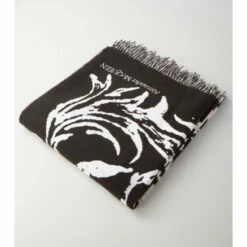 Alexander McQueen Jacquard Wool Blanket 8 Alexander McQueen Jacquard Wool Blanket -Alexander McQueen Sales Store unnamed file 2141