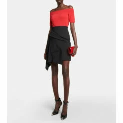 Alexander McQueen Four Ring Embellished Clutch 7 Alexander McQueen Four Ring Embellished Clutch -Alexander McQueen Sales Store unnamed file 2200