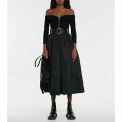 Alexander McQueen Sales Store 53 Alexander McQueen Zipped Off-shoulder Top