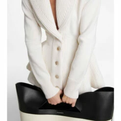 Alexander McQueen Wool Cardigan 7 Alexander McQueen Wool Cardigan -Alexander McQueen Sales Store unnamed file 342