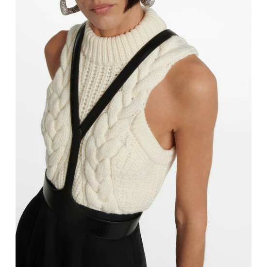 Alexander McQueen The V Leather Harness 1 Alexander McQueen The V Leather Harness