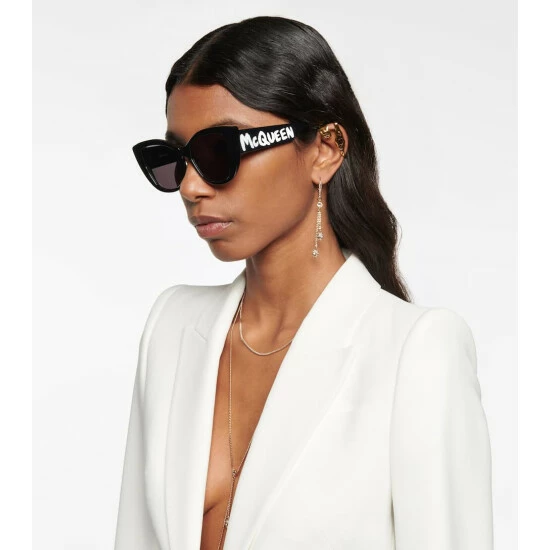 Alexander McQueen Logo Cat-eye Sunglasses 5 Alexander McQueen Logo Cat-eye Sunglasses - Image 5