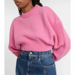 Alexander McQueen Oversized Cropped Wool Sweater 6 Alexander McQueen Oversized Cropped Wool Sweater -Alexander McQueen Sales Store unnamed file 494