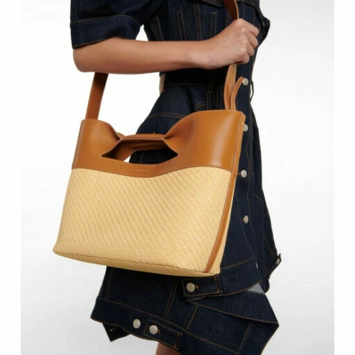 Alexander McQueen The Bow Leather And Raffia-effect Tote Bag 6 Alexander McQueen The Bow Leather And Raffia-effect Tote Bag -Alexander McQueen Sales Store unnamed file 836