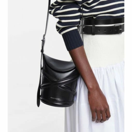 Alexander McQueen Curve Small Leather Bucket Bag -Alexander McQueen Sales Store unnamed file 856